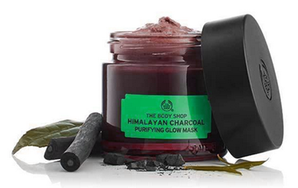 The Body Shop Himalayan Charcoal Purifying Glow Mask masker wajah kulit berminyak