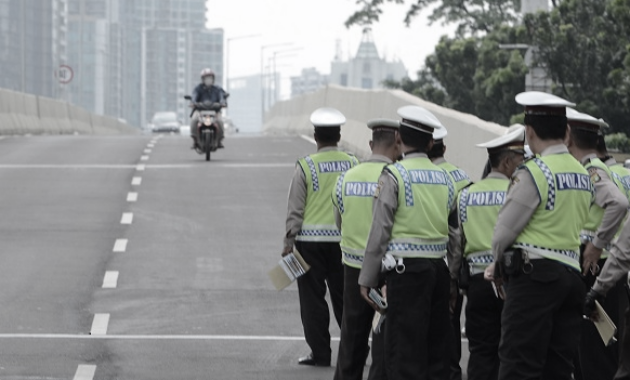 arti mimpi bertemu polisi