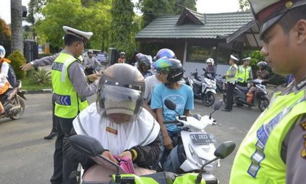 Tafsir Umum dari Mimpi Ditilang Polisi