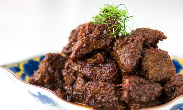 Tafsirsan dan Arti Mimpi Makan Rendang